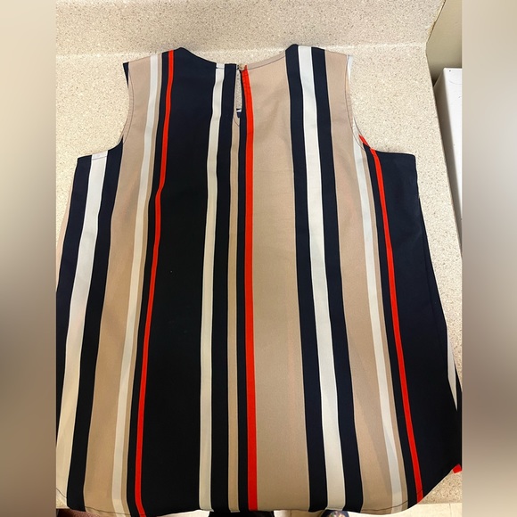 Tommy Hilfiger Stripe Pleated-Neck
Sleeveless Blouse Size Small - Picture 3 of 5